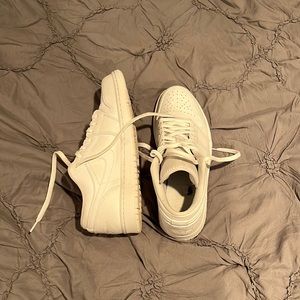 Jordan 1 Low Triple White